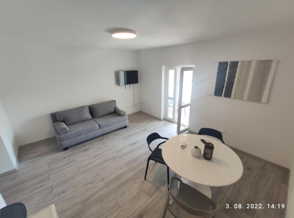 Aqua Apartments Омиш Экстерьер фото