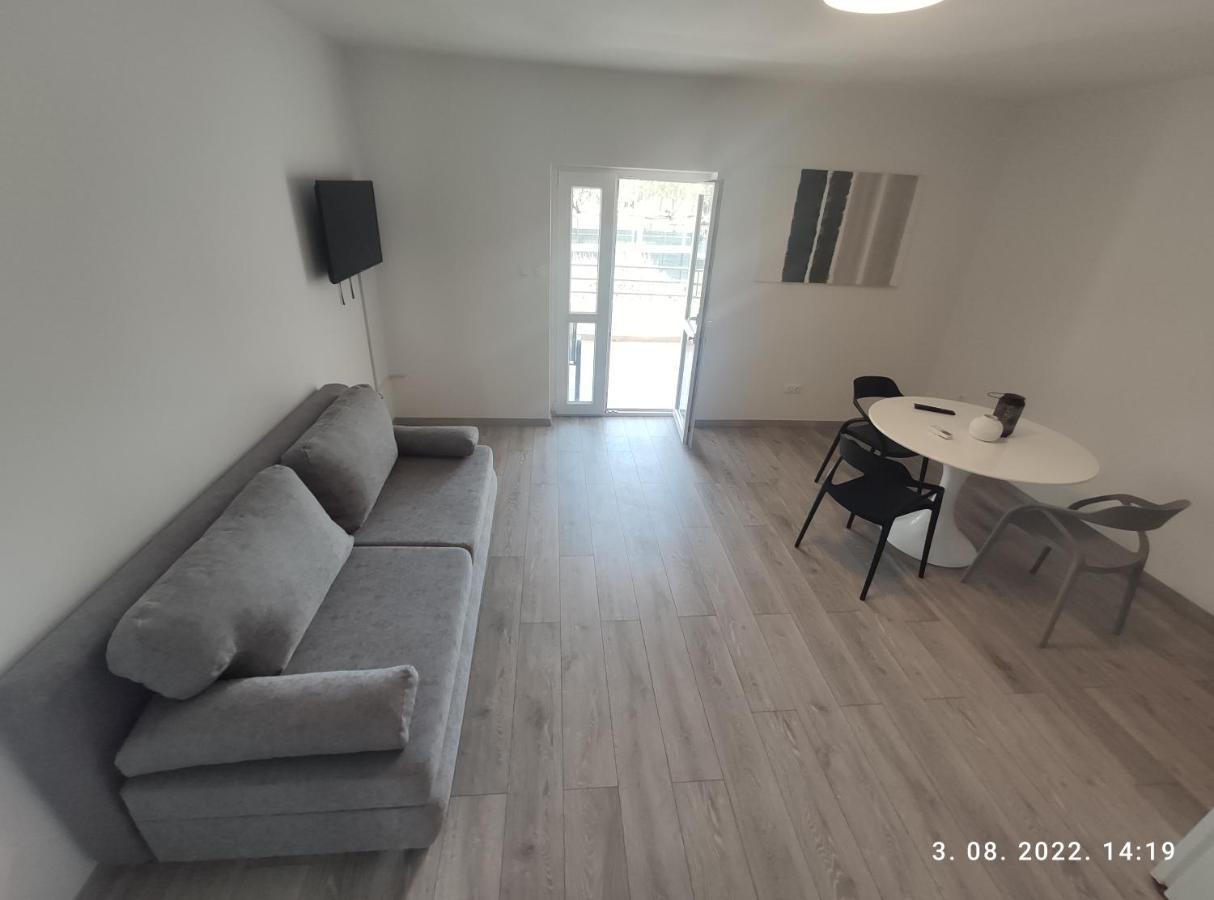 Aqua Apartments Омиш Экстерьер фото