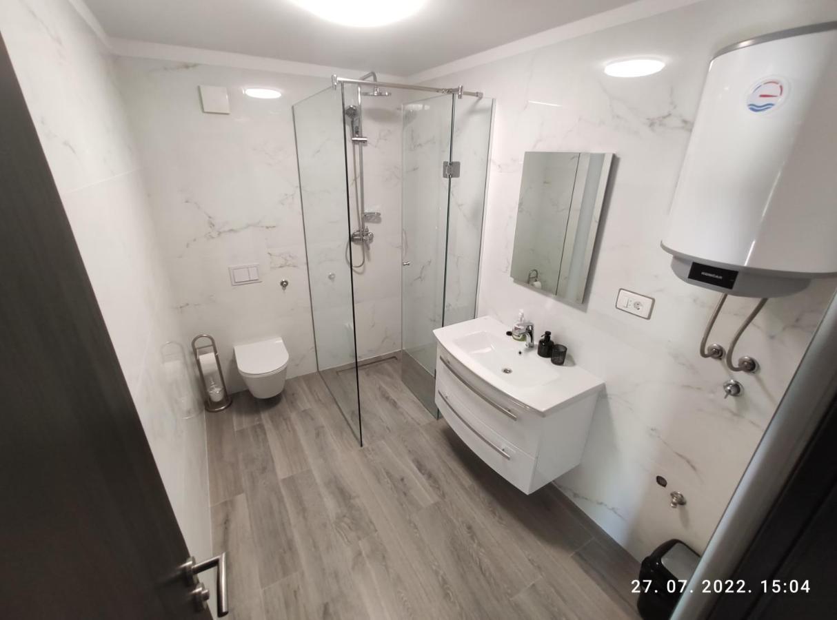 Aqua Apartments Омиш Экстерьер фото